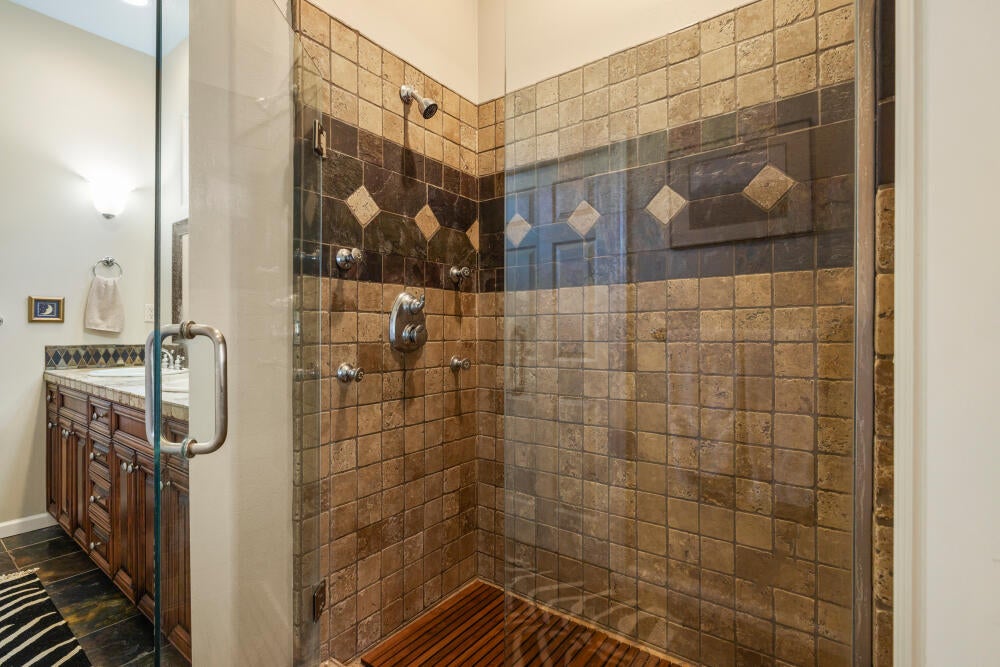 9507 Kestrel Road Klamath Falls, OR 97601 - Photo 21 of 47 9057KestrelRd-54