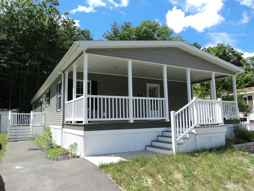 12 Medallion Road Holbrook, MA 02343 - Photo 1 of 12 Gallery Image 1