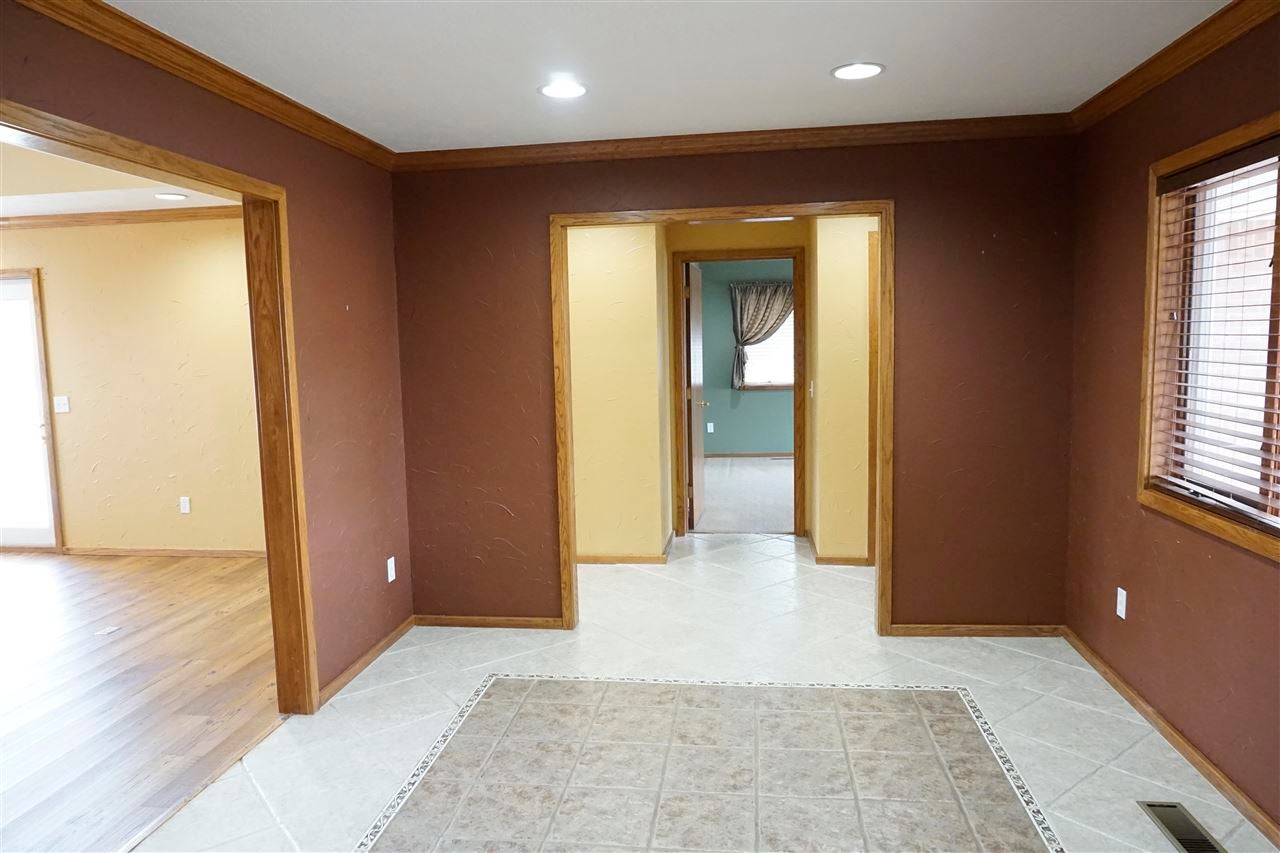 901 Locust Street Perry, OK 73077 - Photo 6 of 45 Gallery Image 6