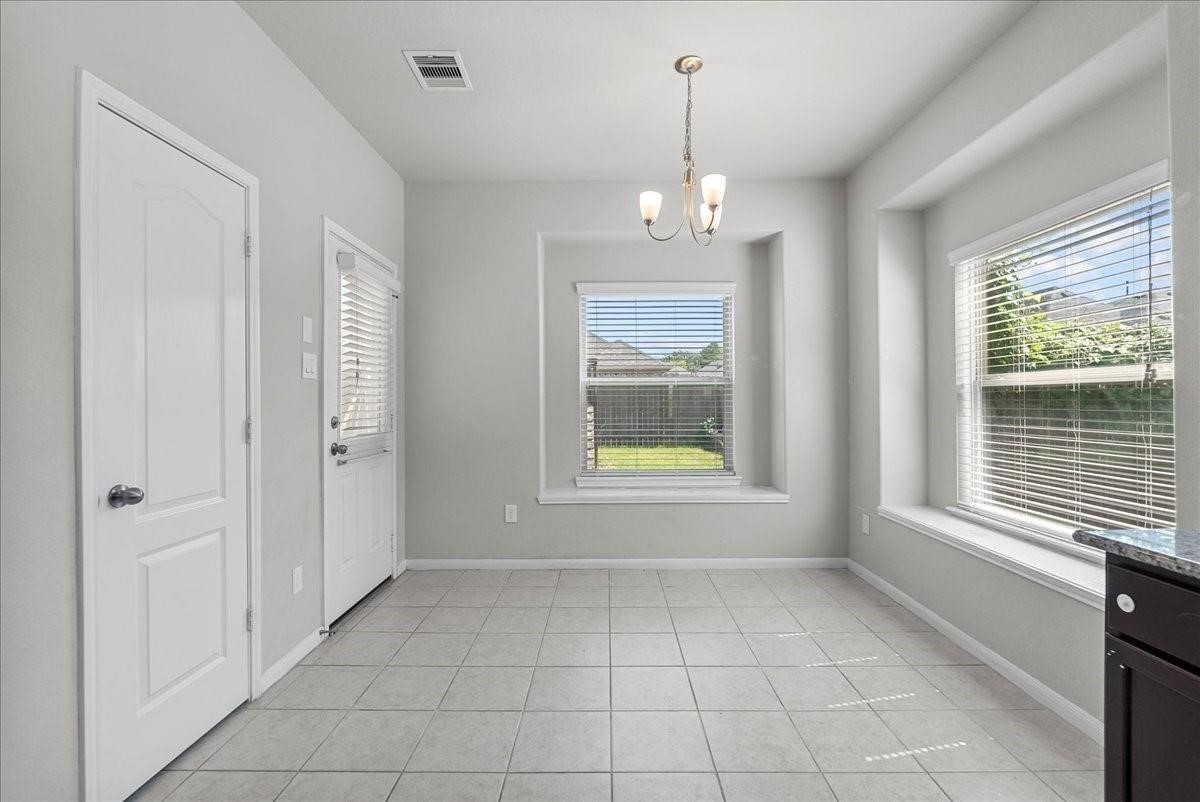5111 Bay Lane Bacliff, TX 77518 - Photo 21 of 48 a view of an empty room with a window