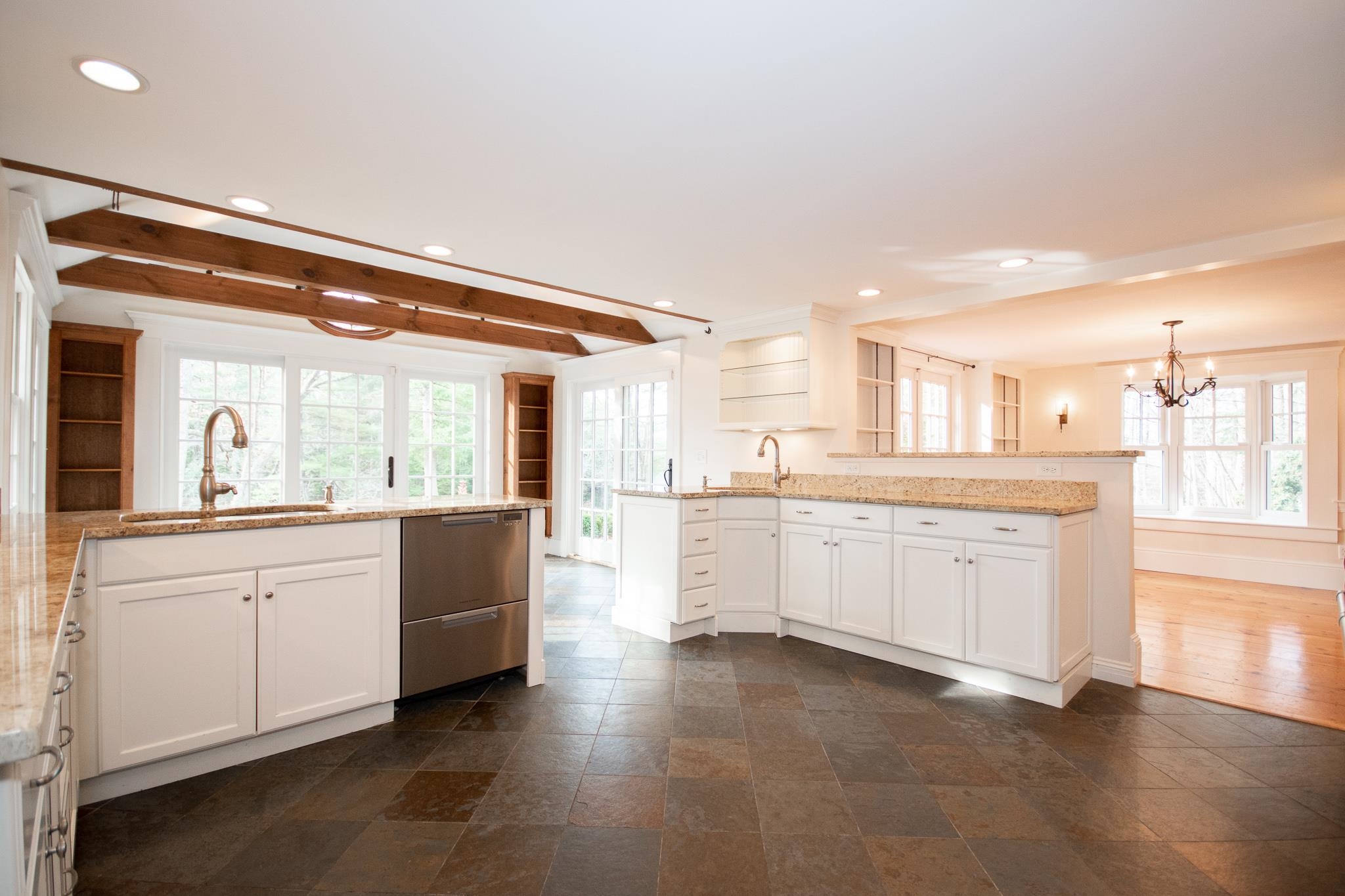 186 County Farm Road Dover, NH 03820 - Photo 9 of 40 Gallery Image 9
