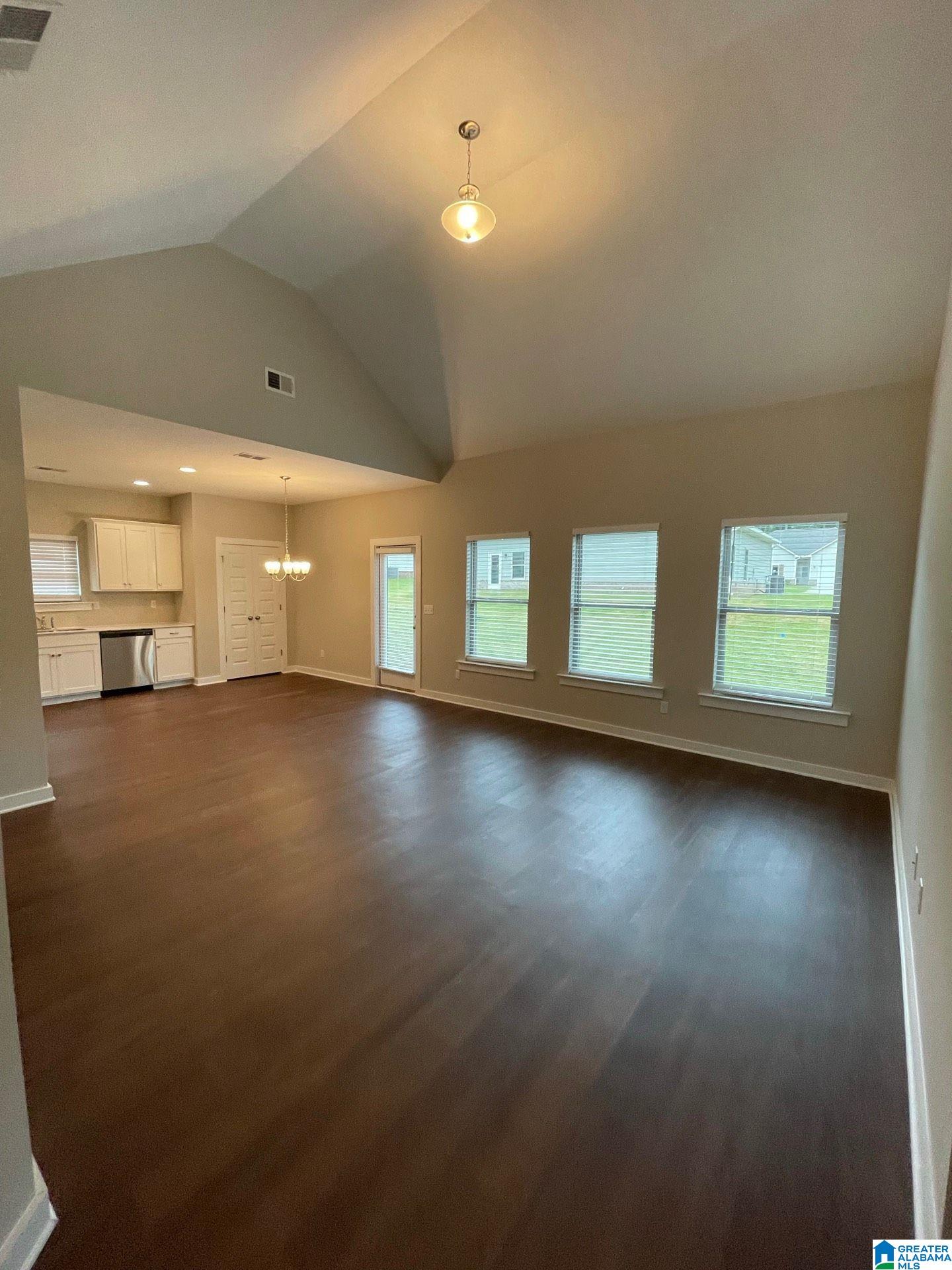 109 Ballington Way Clanton, AL 35045 - Photo 5 of 17