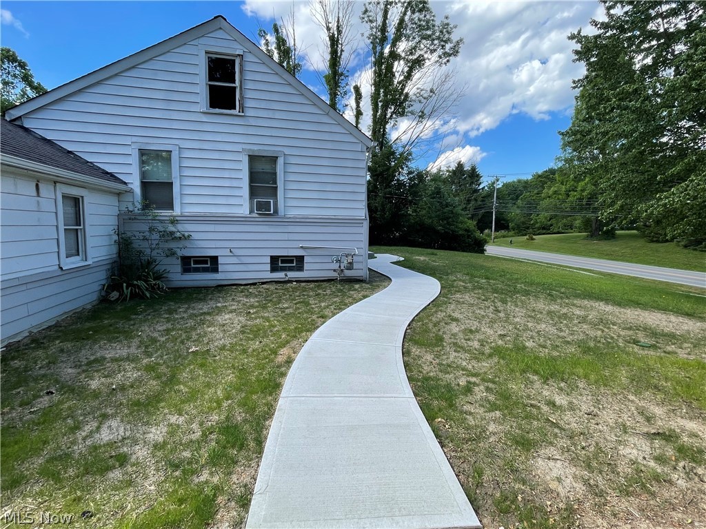 4890 Brainard Road Chagrin Falls, OH 44022 - Photo 2 of 22 side