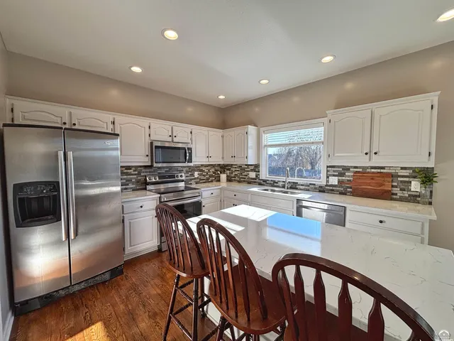 $539,900 | 1033 Stonecreek Drive, Lawrence, KS 66049