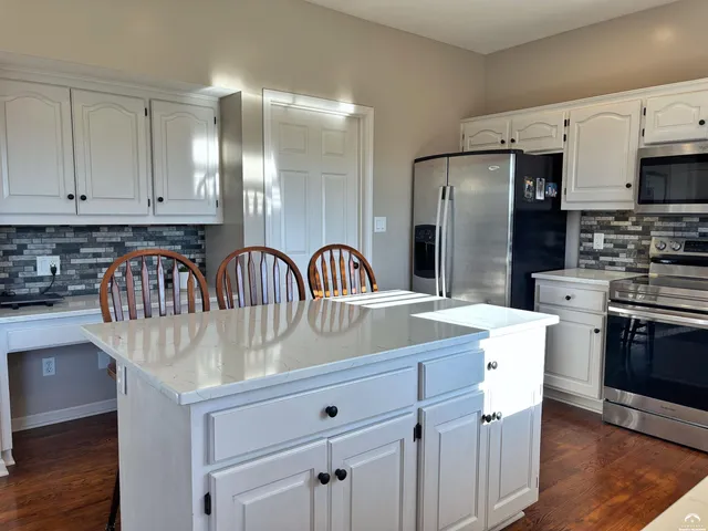 $539,900 | 1033 Stonecreek Drive, Lawrence, KS 66049