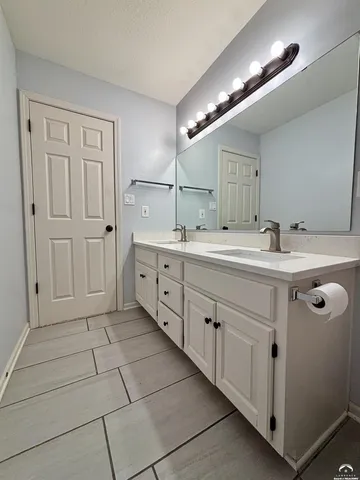 $539,900 | 1033 Stonecreek Drive, Lawrence, KS 66049