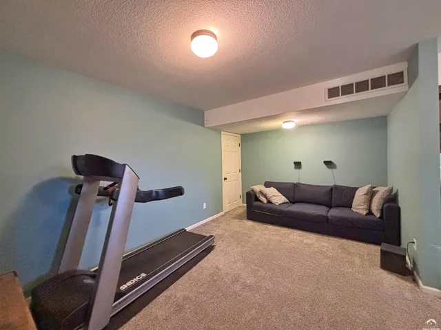 $539,900 | 1033 Stonecreek Drive, Lawrence, KS 66049