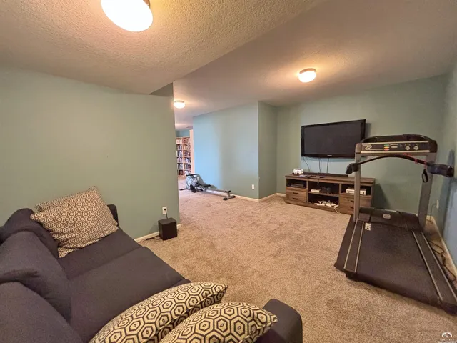 $539,900 | 1033 Stonecreek Drive, Lawrence, KS 66049