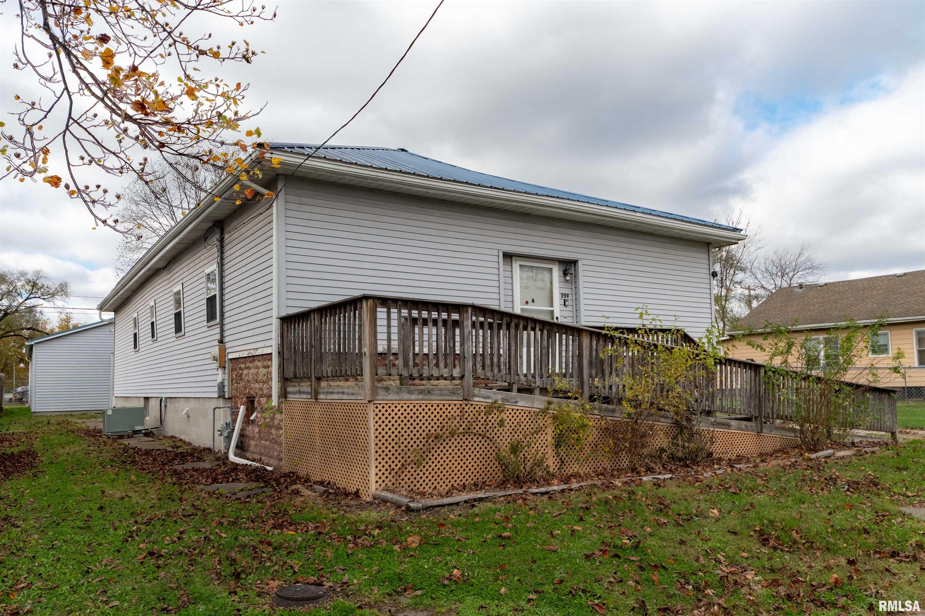 209 North Division Street Du Quoin, IL 62832 - Photo 3 of 22 Gallery Image 3