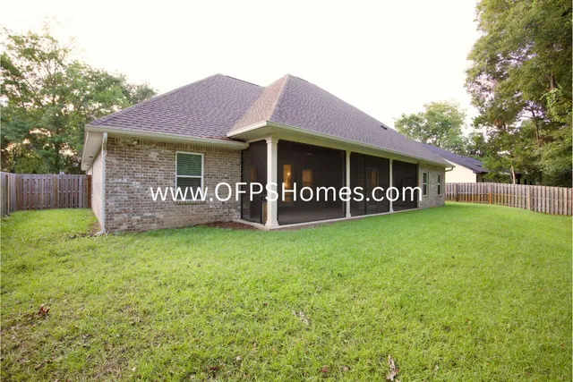 $3,500 | 1438 East Shores Boulevard, Gulf Breeze, FL 32563