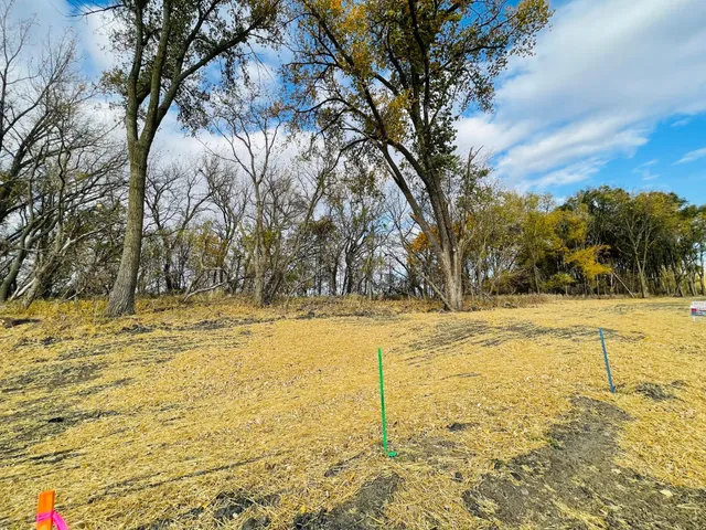 $180,000 | 2 Cottonwood Lake Drive, Windom, MN 56101