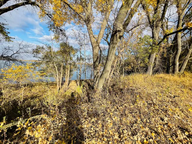 $180,000 | 2 Cottonwood Lake Drive, Windom, MN 56101