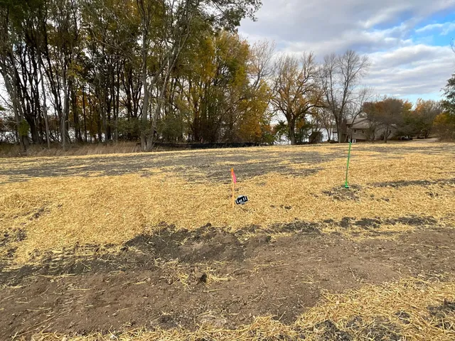 $180,000 | 2 Cottonwood Lake Drive, Windom, MN 56101