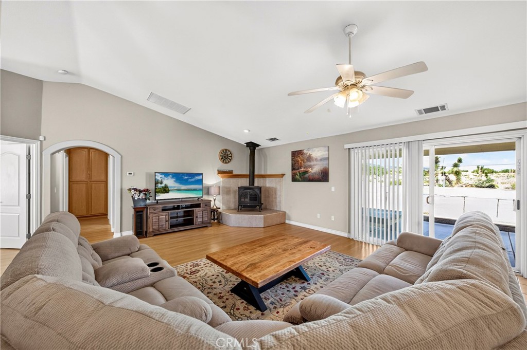 10624 Nugget Road Phelan, CA 92371 - Photo 27 of 70