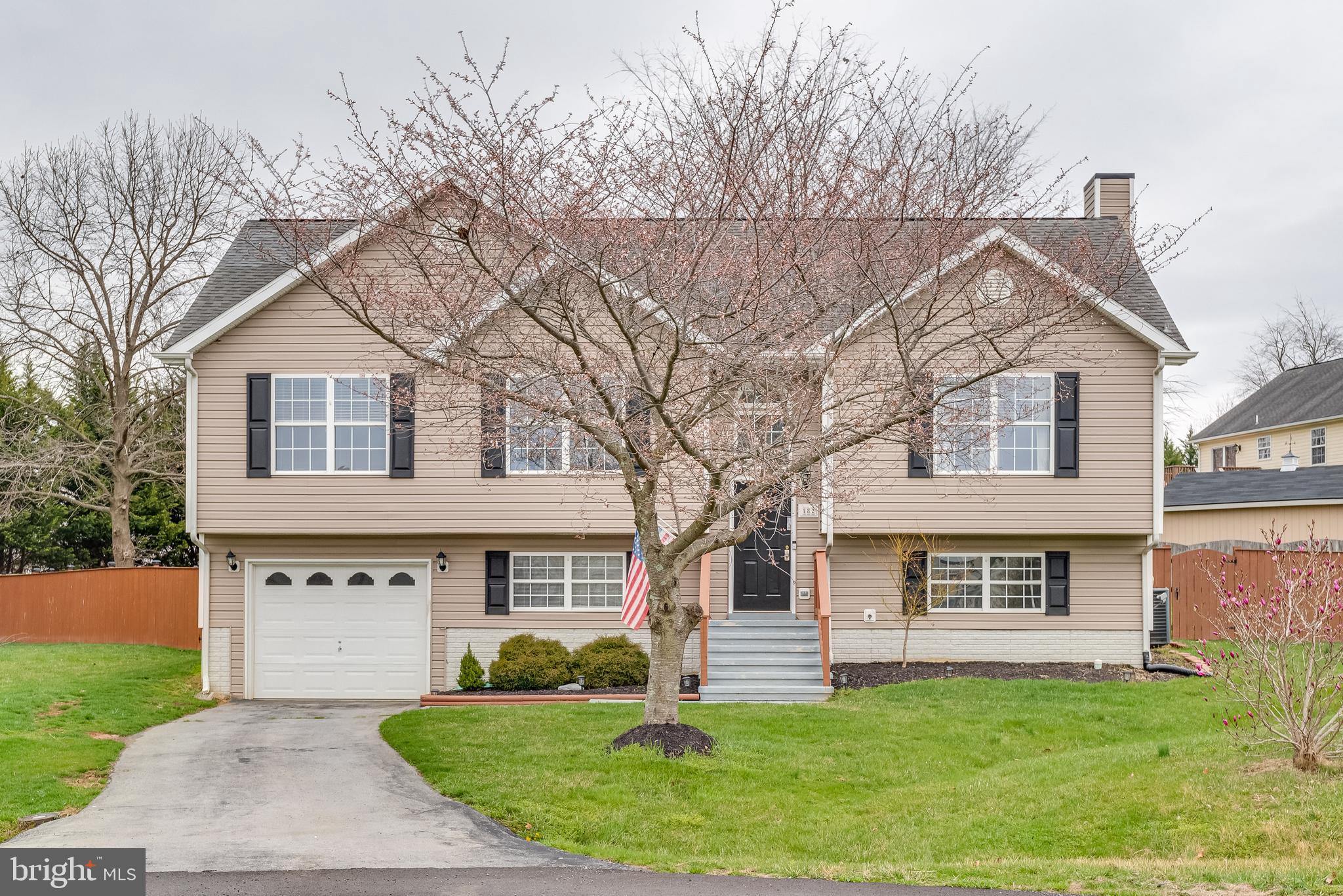 182 Jack Rabbit Lane Ranson, WV 25438 - Photo 4 of 50