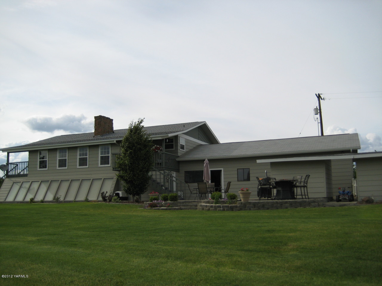 40 Elliott Road Cowiche, WA 98923 - Photo 2 of 24 a front view of house with yard and green space