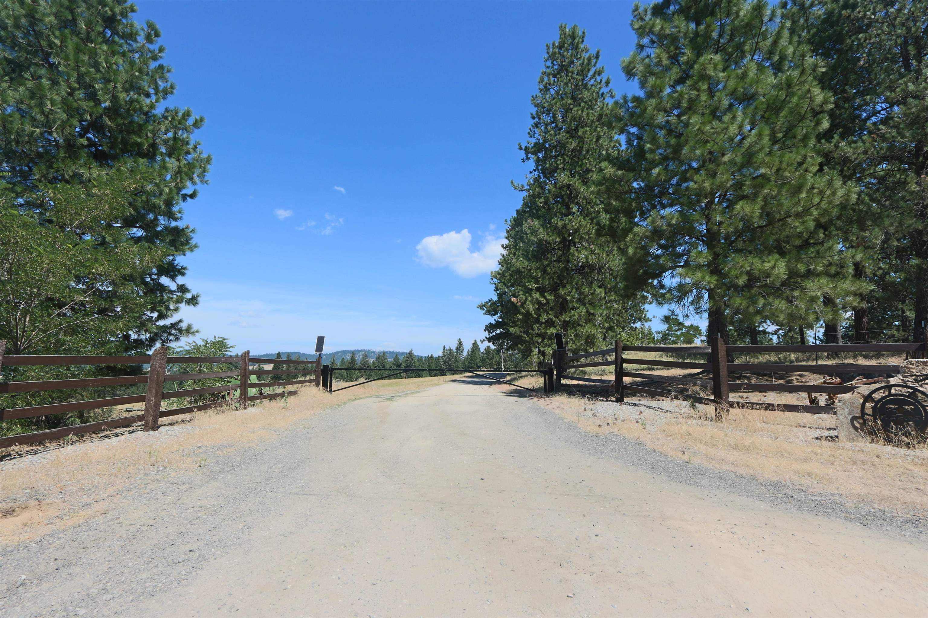 14316 East Oregon Road, Unit 49112 9075 Elk, WA 99009 - Photo 3 of 48