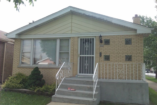 4800 South Keating Avenue Chicago, IL 60632 - Photo 1 of 5