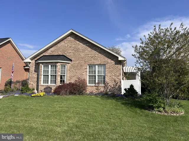 front view of house with a yard