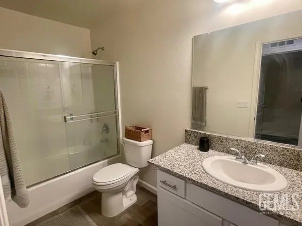 $425,000 | Undisclosed Address, Delano, CA 93215