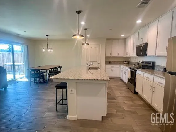 $425,000 | Undisclosed Address, Delano, CA 93215