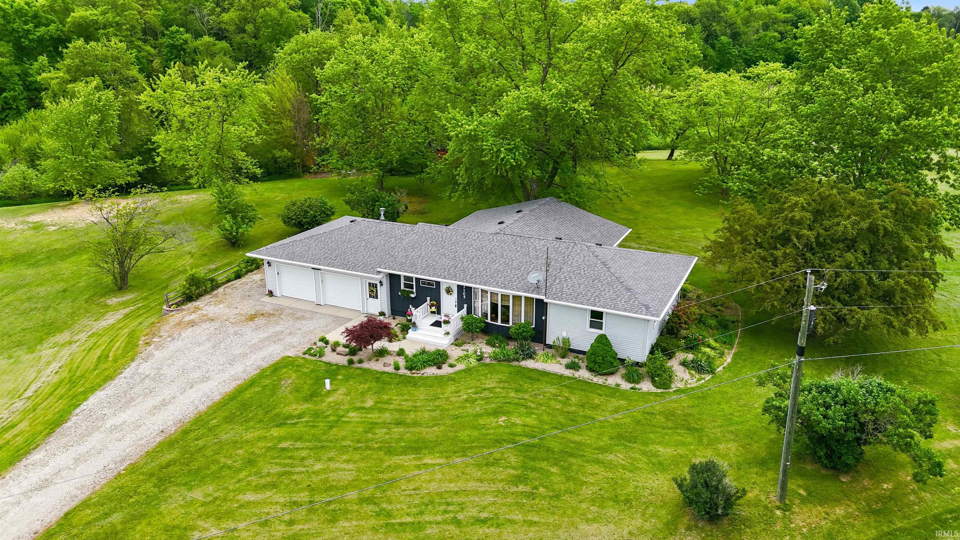 3105 East Hartman Road Columbia City, IN 46725 - Photo 2 of 36