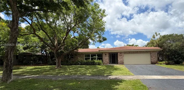 $820,000 | 7220 Northwest 7th Street, Plantation, FL 33317
