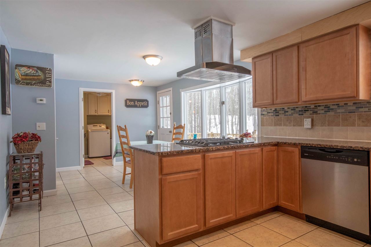 18 Daniel Road Derry, NH 03038 - Photo 5 of 34 Gallery Image 5