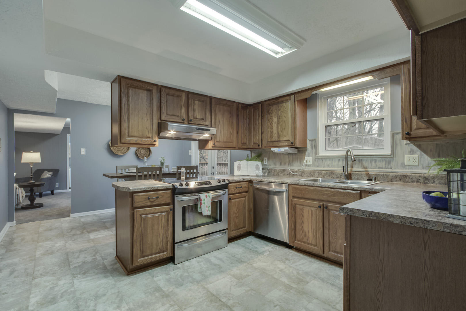 2012 Plumb Ridge Road Knoxville, TN 37932 - Photo 14 of 34 14_2012 Plumb Ridge Road_Kitchen01