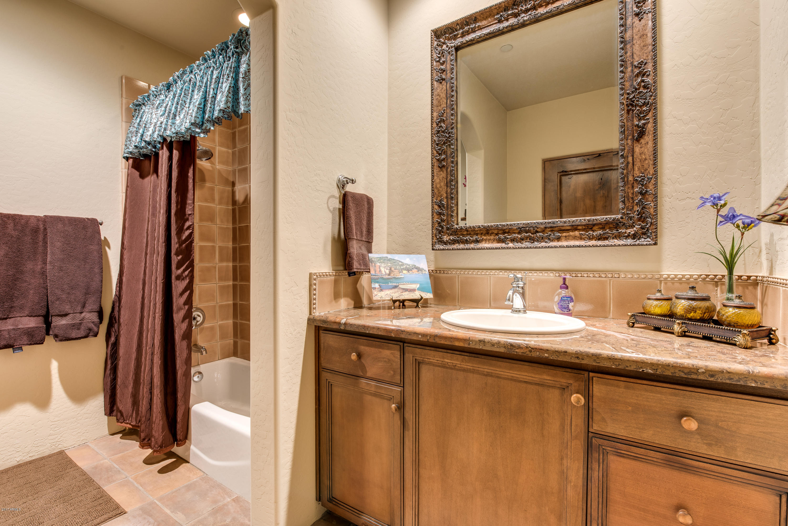 2918 South Lookout Ridge Gold Canyon, AZ 85118 - Photo 19 of 28 009_Hallway bath