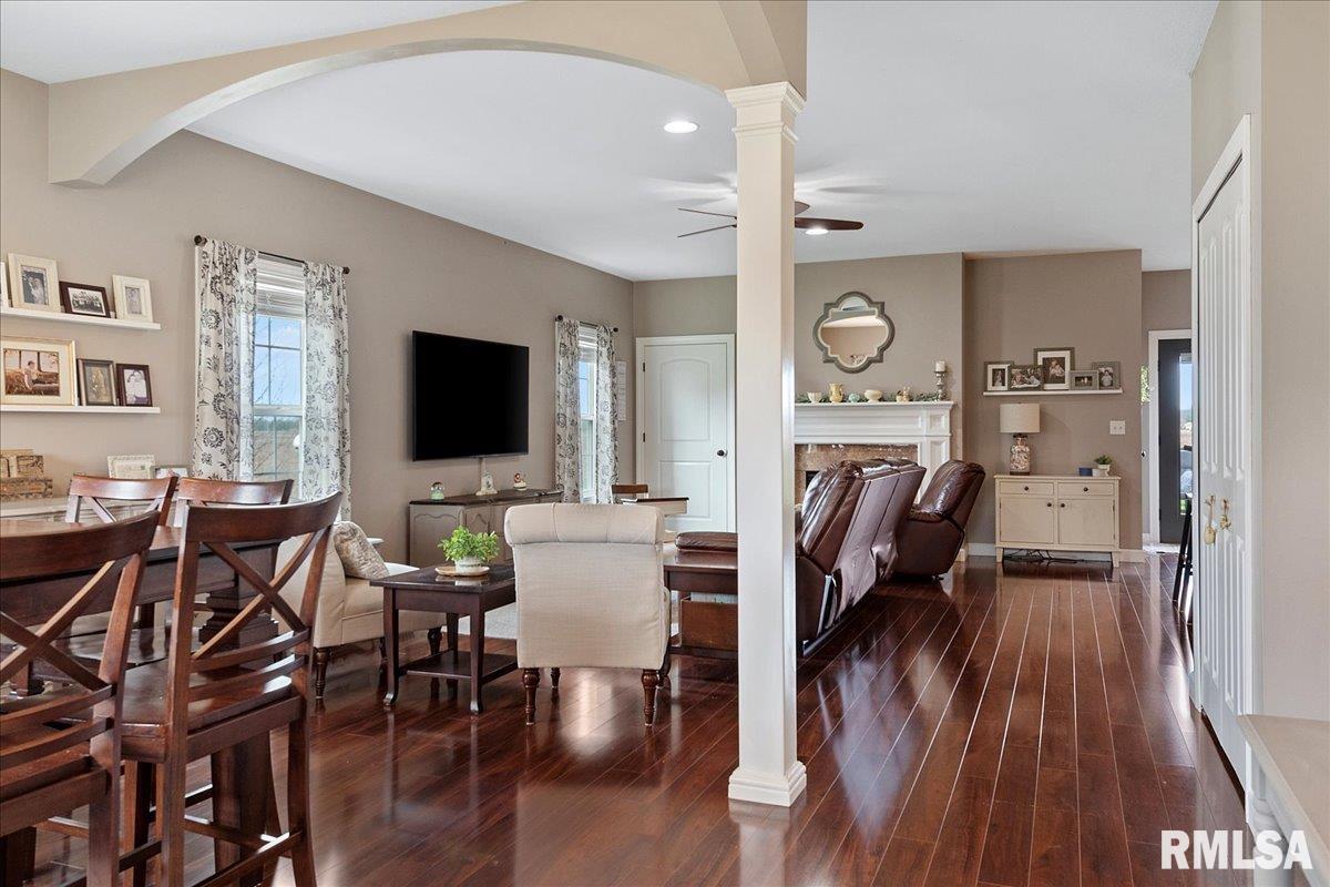 265 Etherton Lane Springfield, IL 62712 - Photo 7 of 49