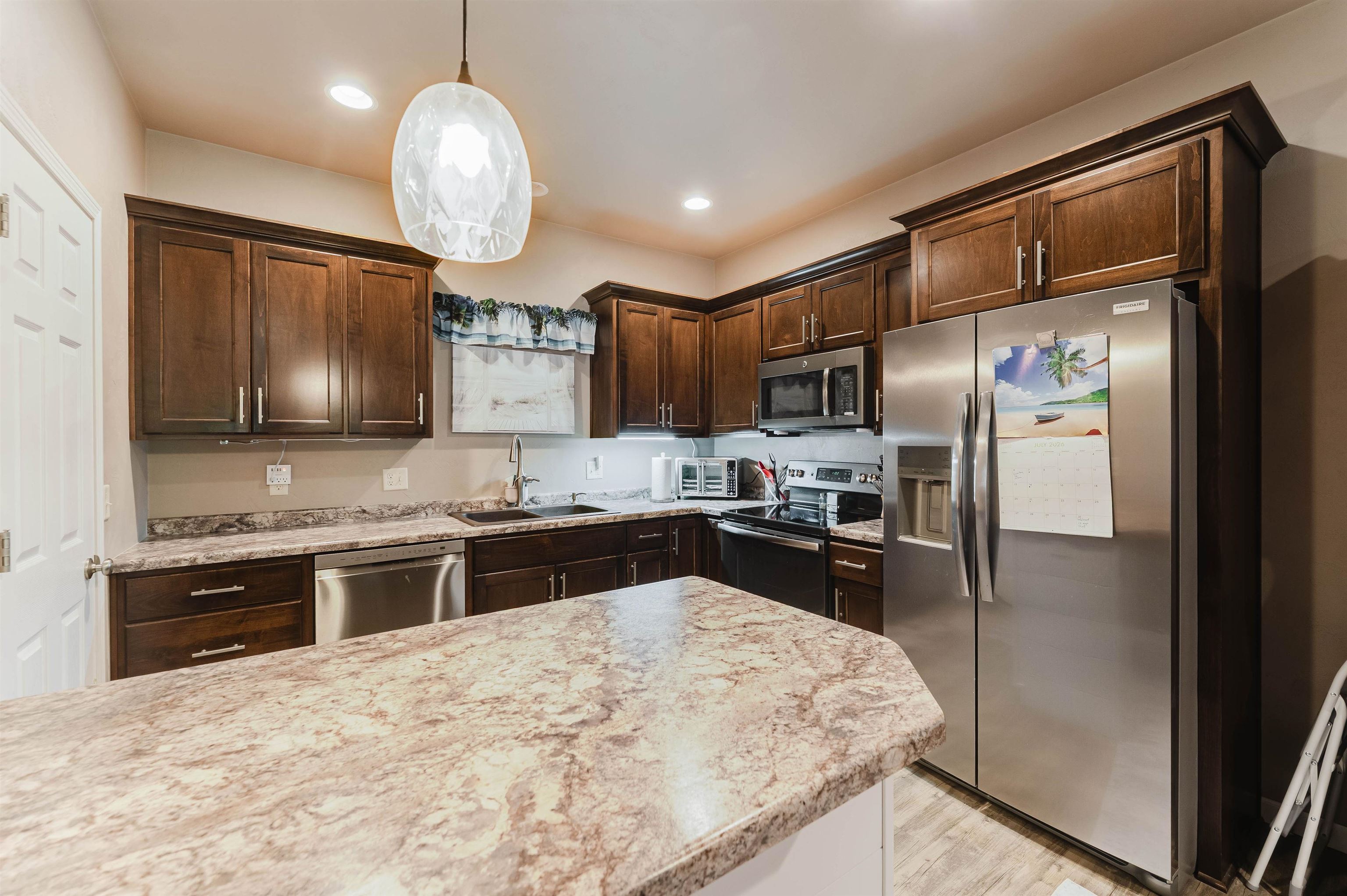 320 East Evergreen Drive Appleton, WI 54913 - Photo 5 of 34