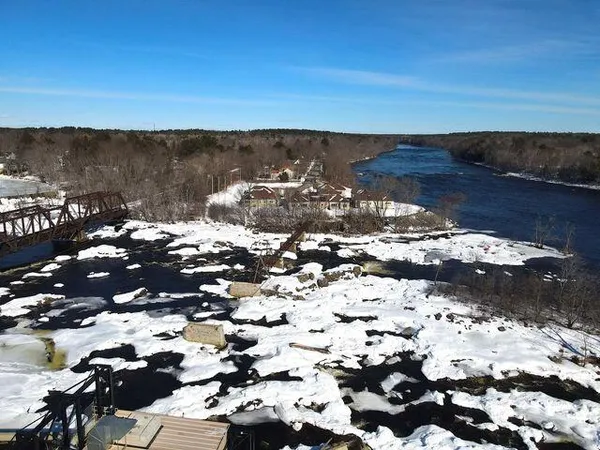 $374,990 | 5 Shore Drive, Unit 10, Orono, ME 04473