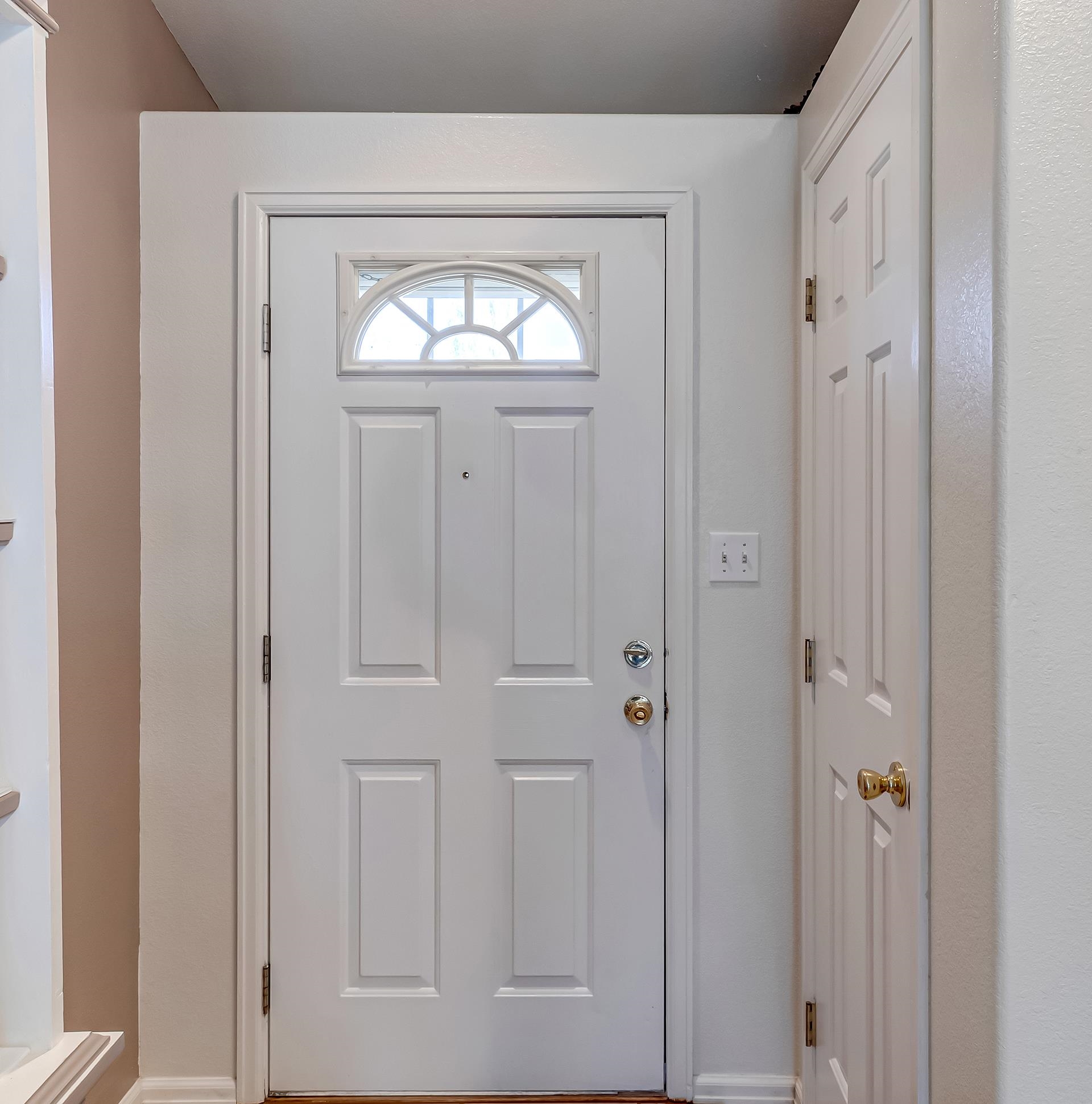 110 Sunset Drive Fruita, CO 81521 - Photo 5 of 39 an empty room view with a mirror