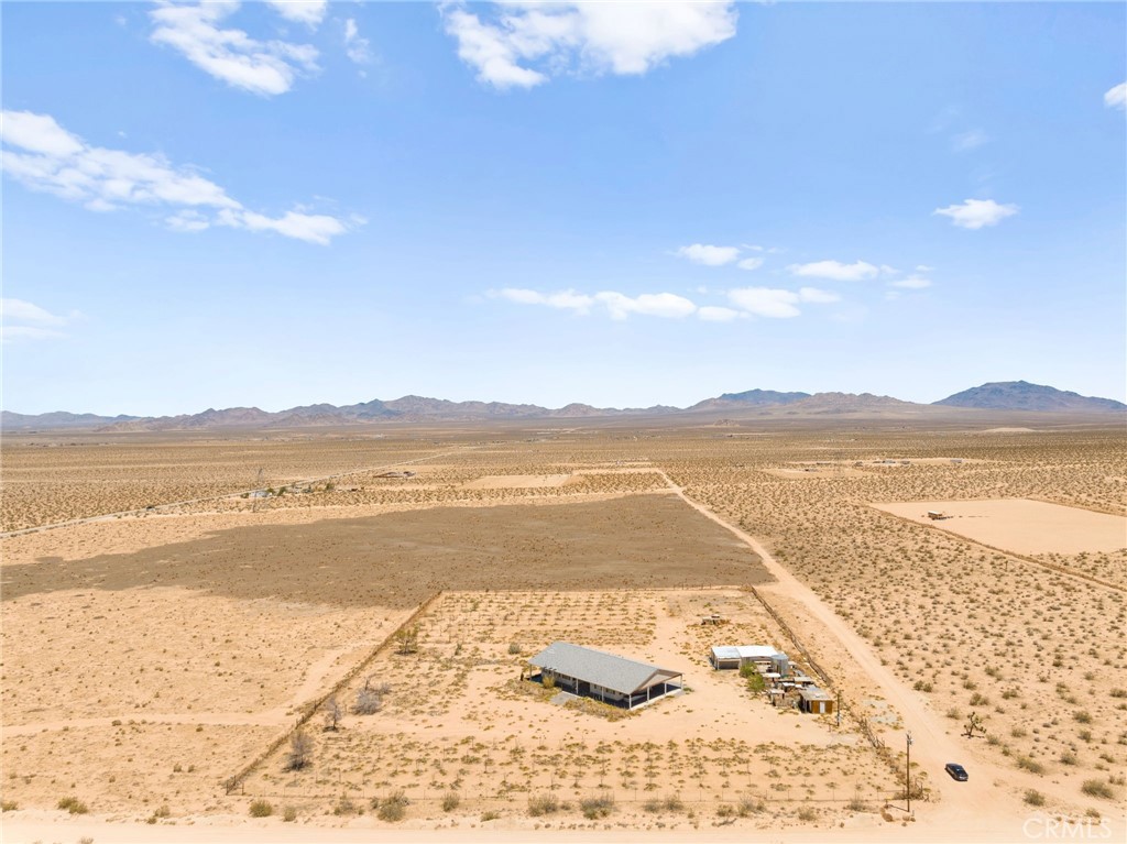 36990 Cambria Road Lucerne Valley, CA 92356 - Photo 6 of 47