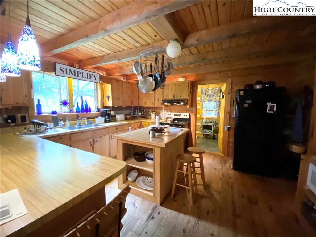 1608 Andy Hicks Road Banner Elk, NC 28604 - Photo 5 of 20