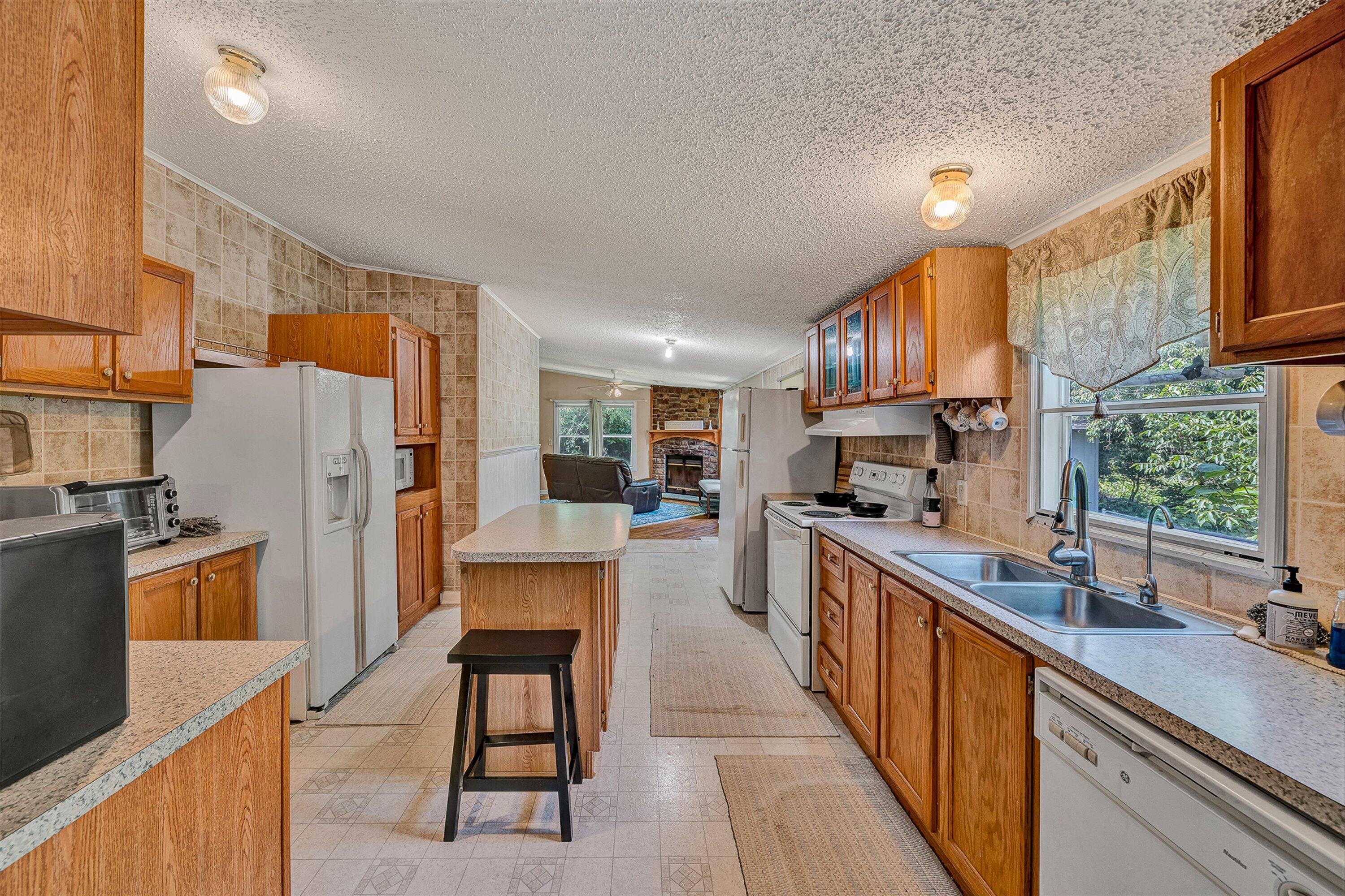 2316 Ridge Road Roanoke, VA 24014 - Photo 9 of 30 09-VM-09008