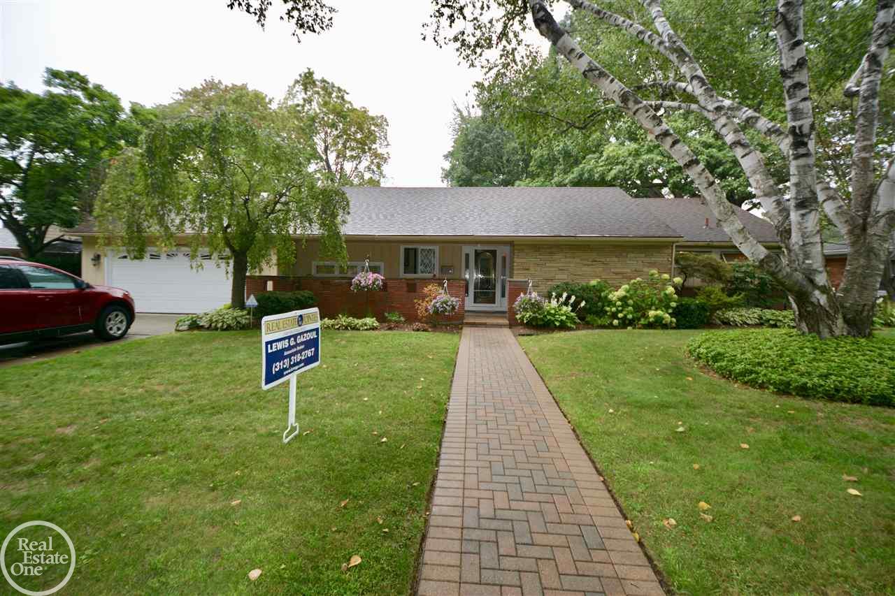 475 Lexington Road Grosse Pointe Farms, MI 48236 - Photo 1 of 40