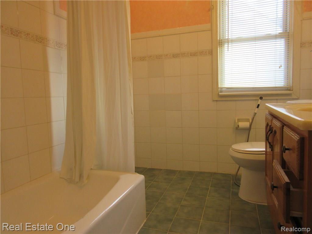 7267 Miller Road Dearborn, MI 48126 - Photo 33 of 44