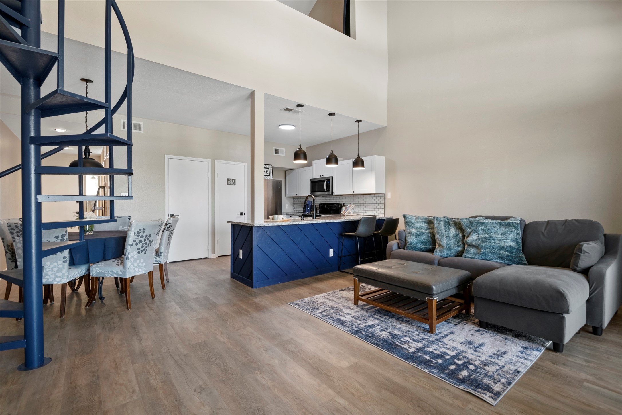 162 April Point Drive South Conroe, TX 77356 - Photo 8 of 26 Spacious living room, high ceilings, natural light