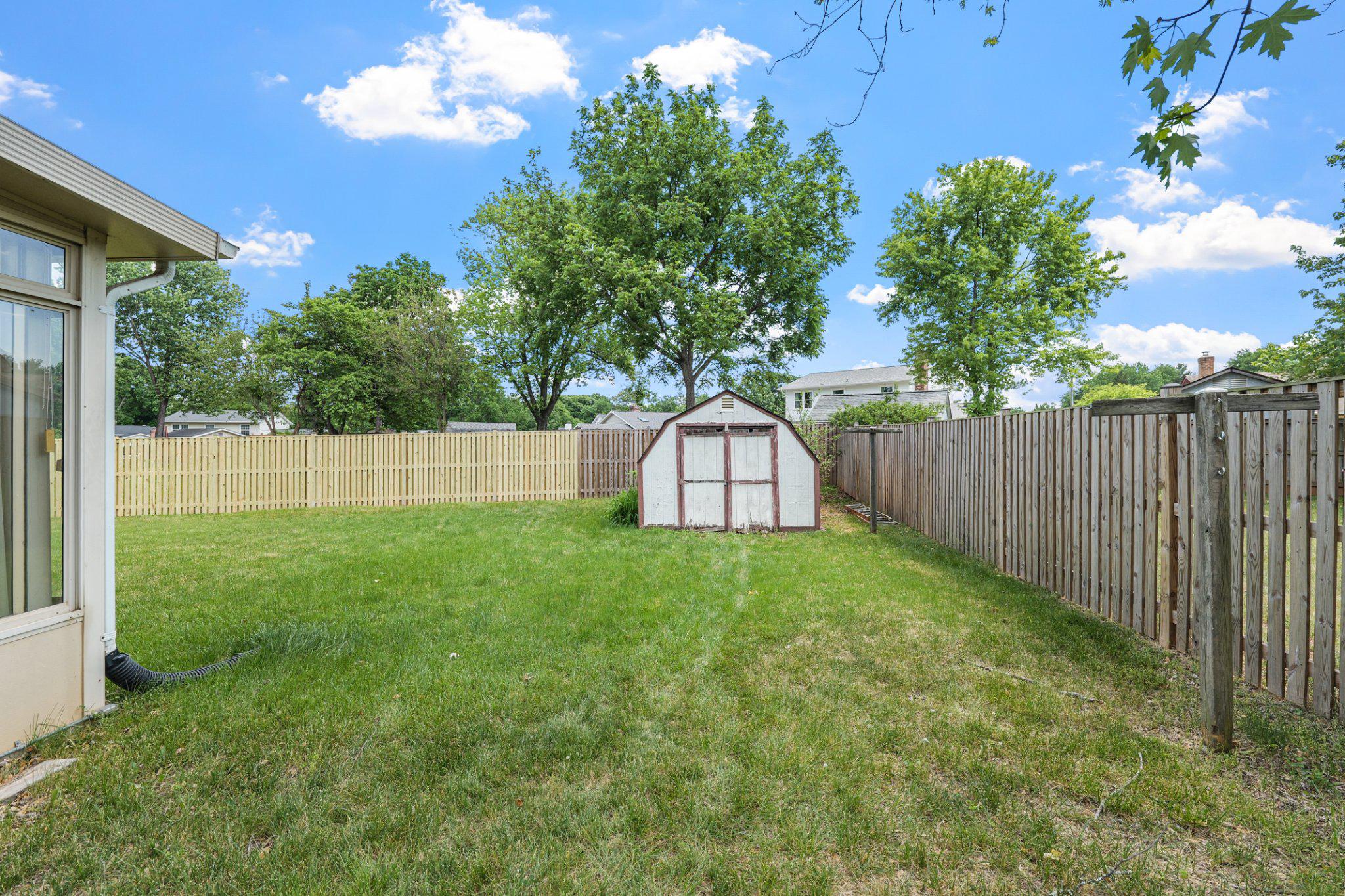 8871 Butternut Street Manassas, VA 20110 - Photo 24 of 29 Side rear yard. with new fence!