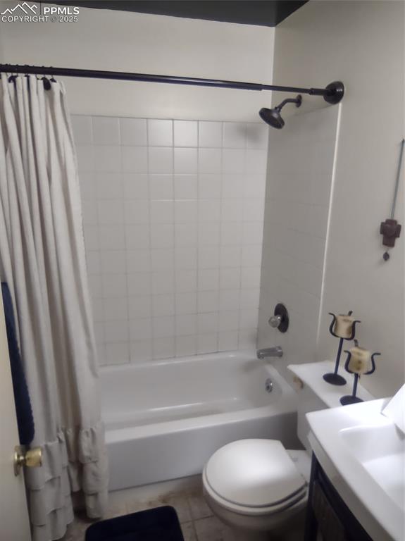 423 Ridge Road Divide, CO 80814 - Photo 19 of 48 a bathroom with a bathtub shower sink vanity and toilet