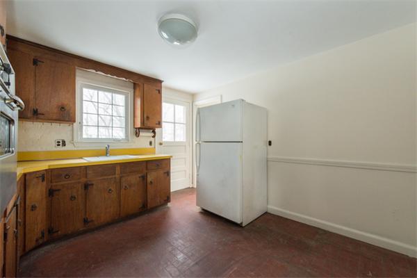40 Graymore Road Waltham, MA 02451 - Photo 11 of 15