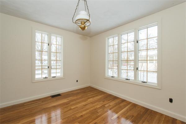 40 Graymore Road Waltham, MA 02451 - Photo 8 of 15
