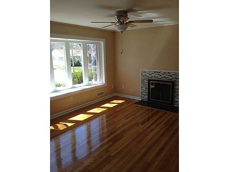76 Marshall Road Woonsocket, RI 02895 - Photo 4 of 23 Living Room.