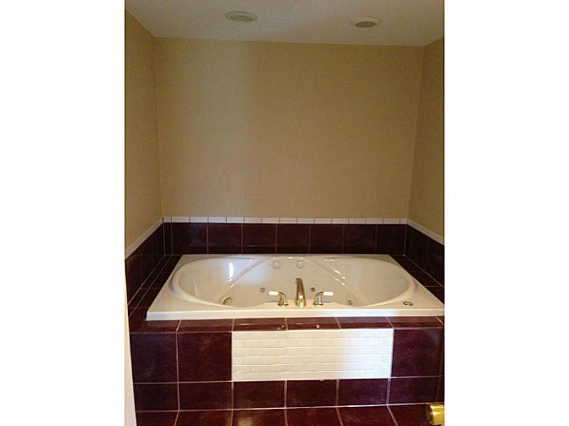 76 Marshall Road Woonsocket, RI 02895 - Photo 9 of 23 Bathroom.