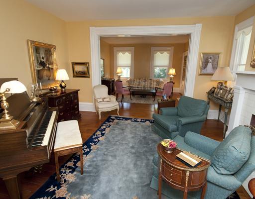 3526 Bakerstown Road Bakerstown, PA 15007 - Photo 5 of 18 Living Room.