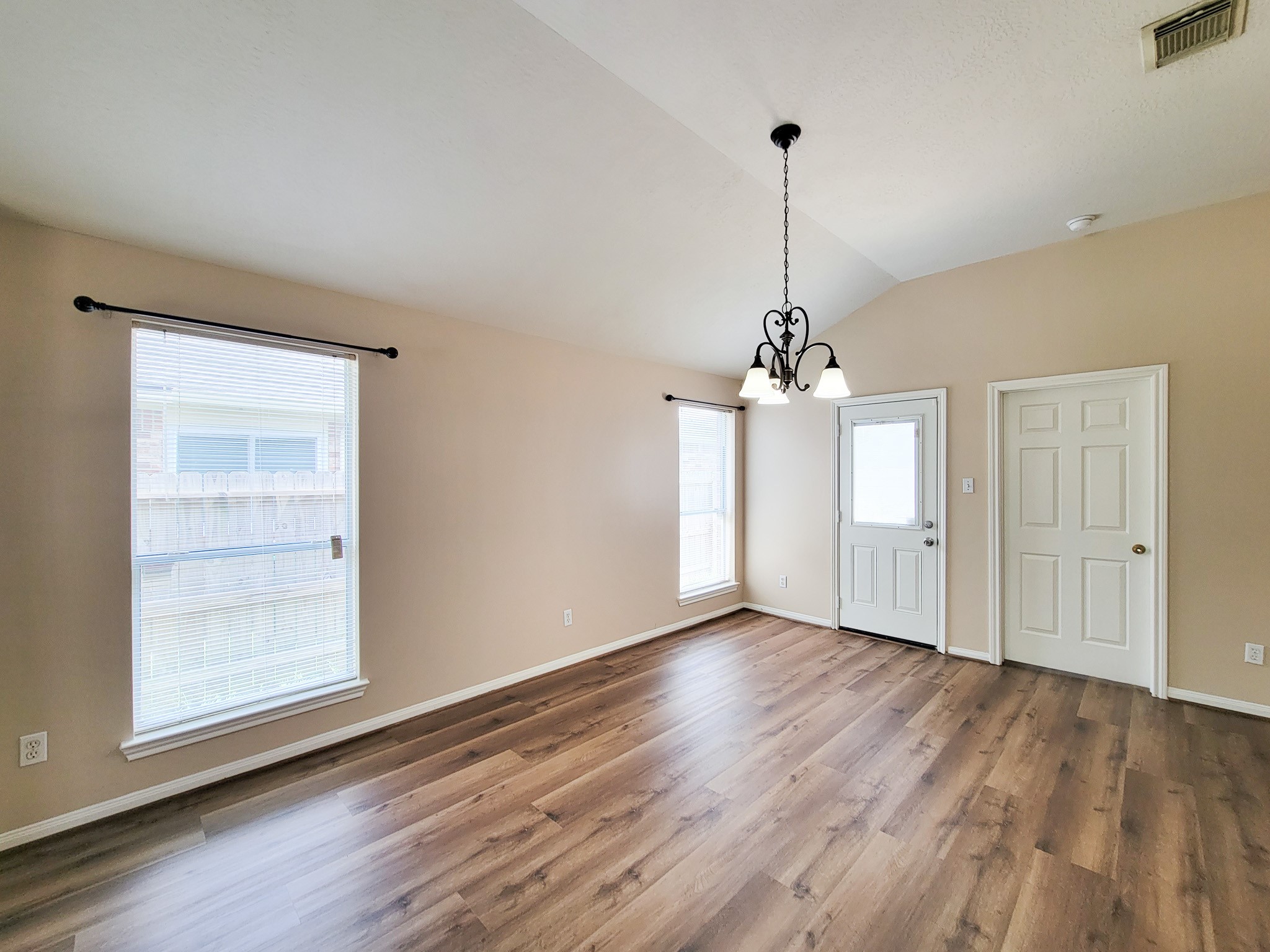 18446 South Wimbledon Drive Katy, TX 77449 - Photo 10 of 39