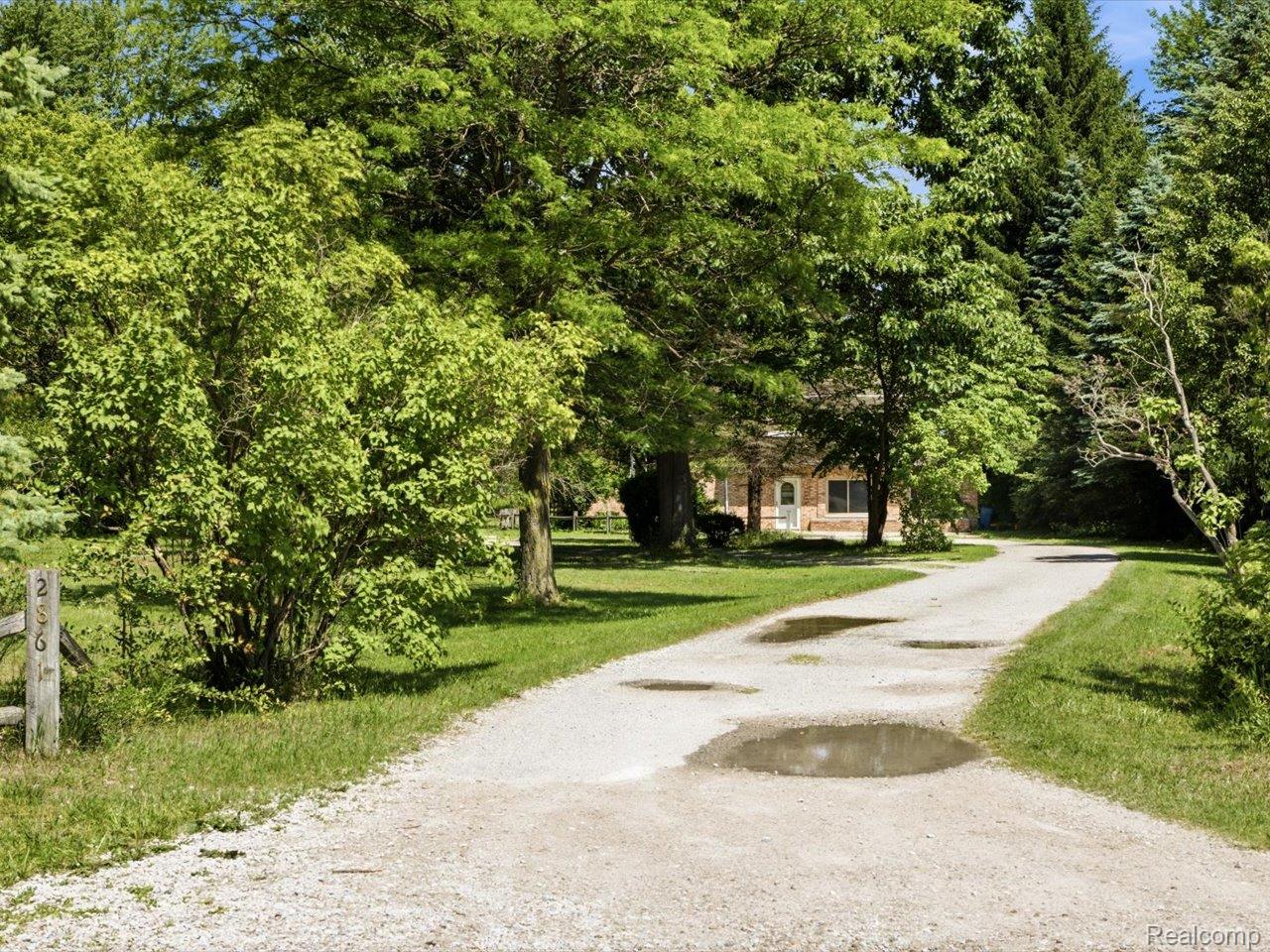 2861 Church Road Columbus, MI 48063 - Photo 38 of 46 37-2861 Church Rd (37).jpg