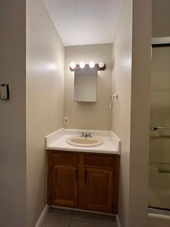 $1,895 | 21 Bessom Street, Unit 6, Marblehead, MA 01945